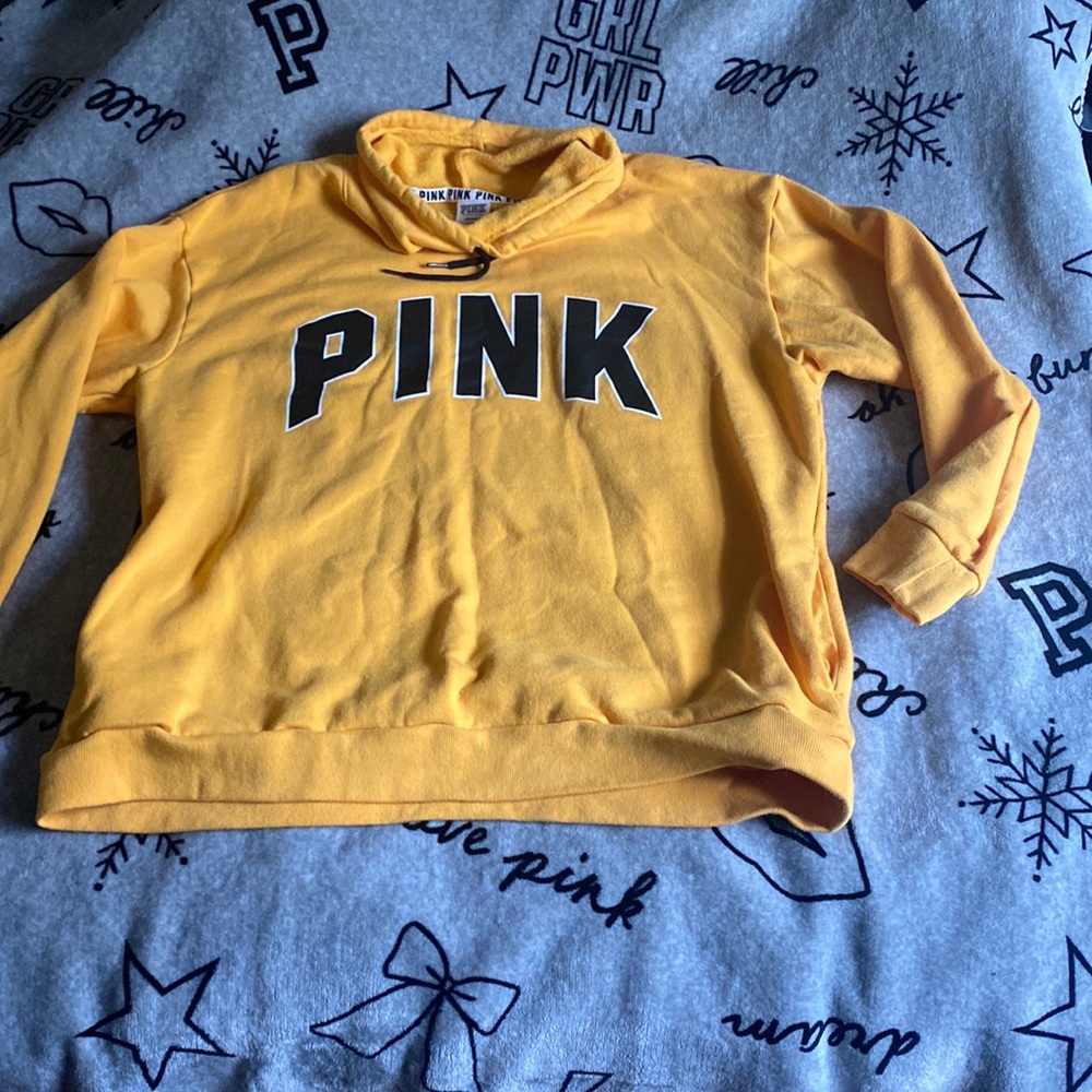 pink sweatshirt